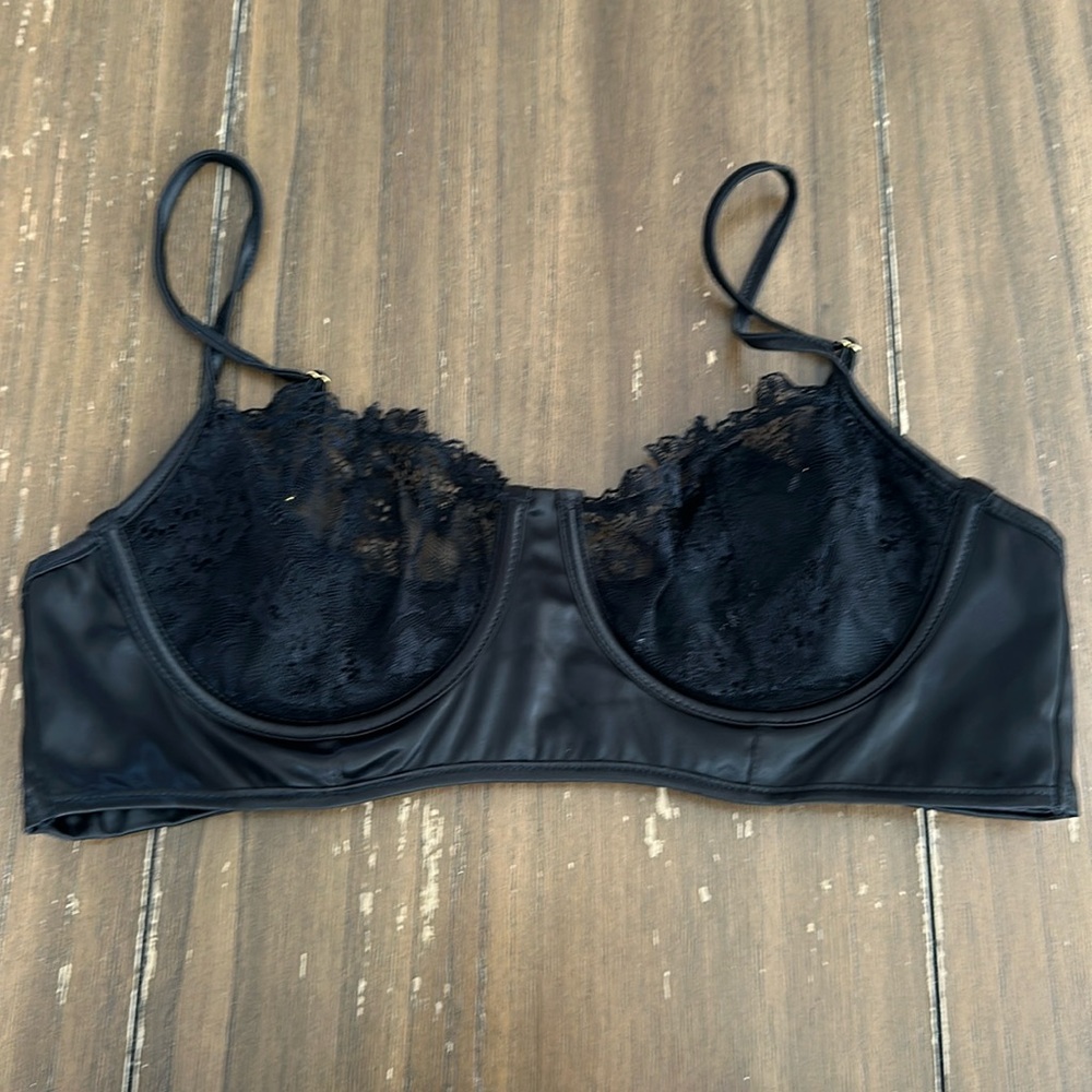 New Fashion Nova bra large*